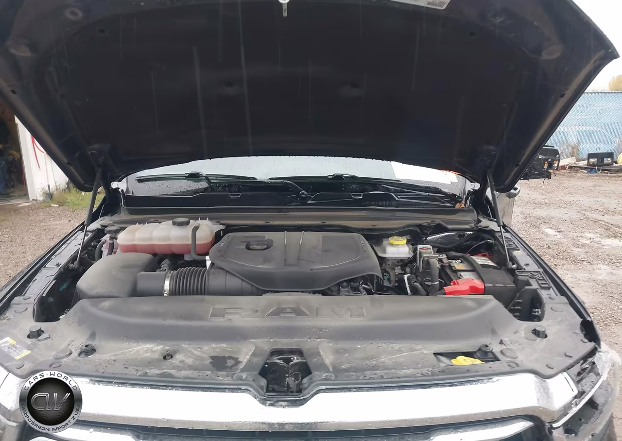 2026 Ram 1500 Laramie 4X4 5'7 Box VIN:1C6SRFJP9TN368852 - 10