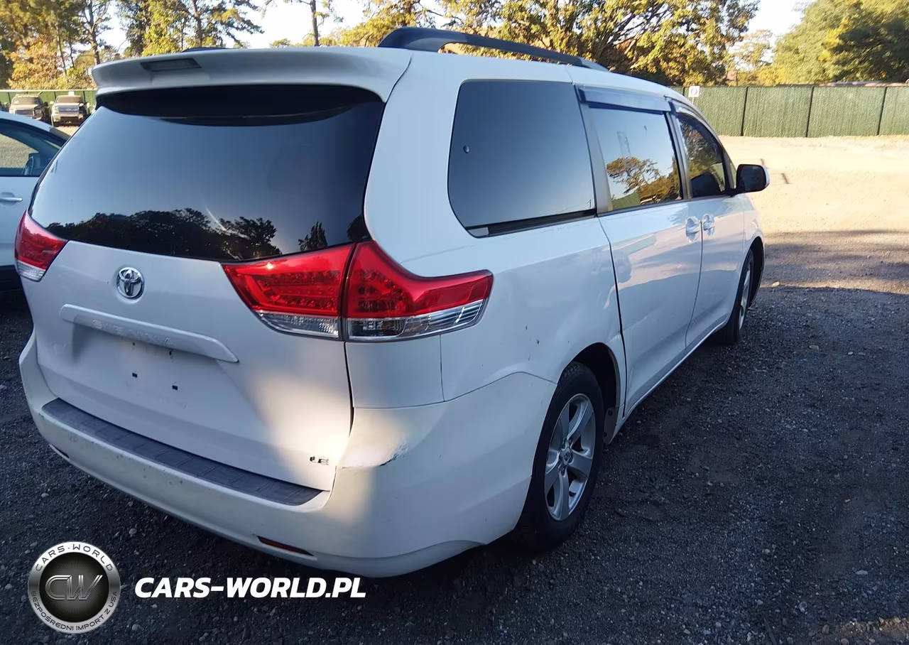2012 Toyota Sienna Le V6 8 Passenger VIN:5TDKK3DC5CS242583 - 4