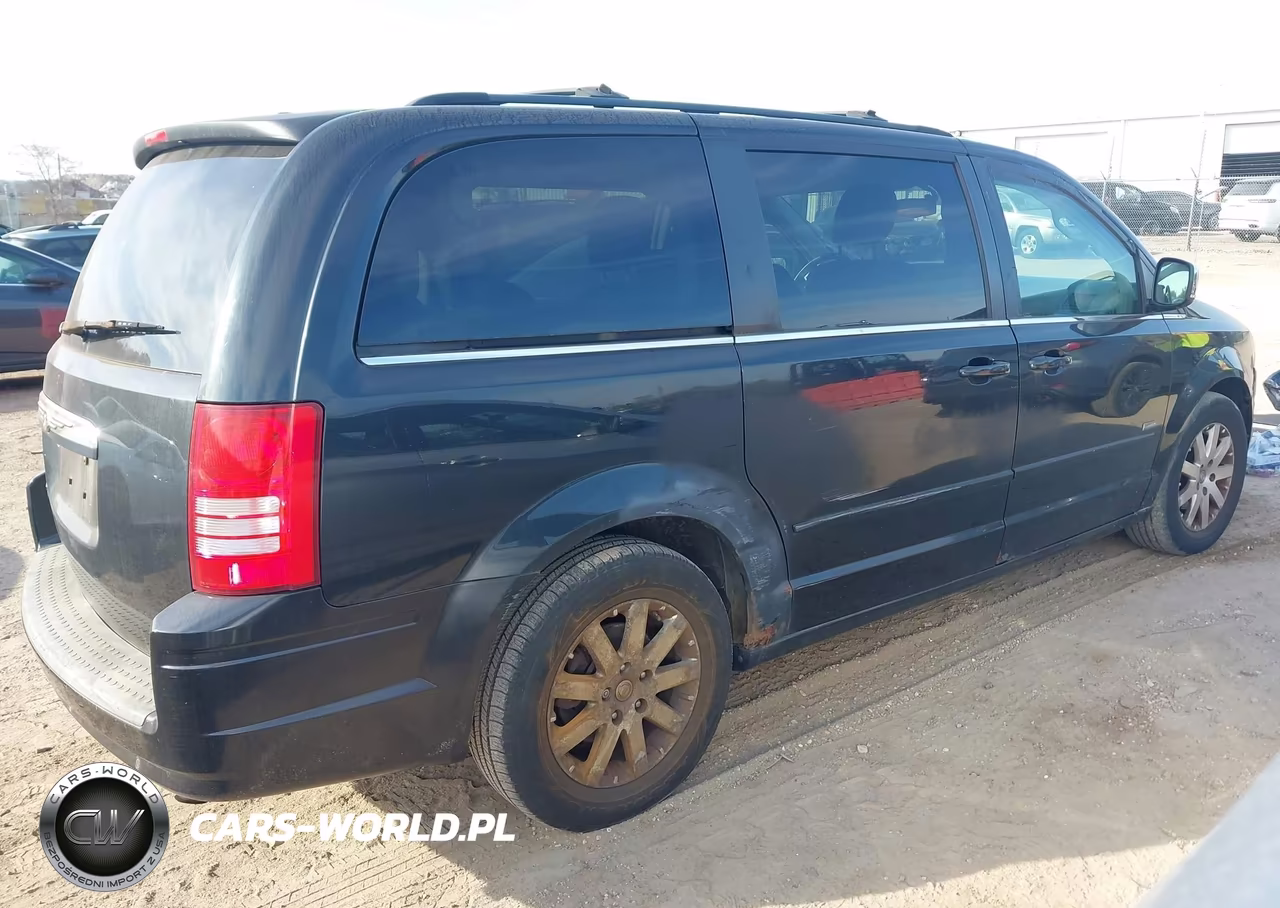 2008 Chrysler Town & Country Touring VIN:2A8HR54P98R838812 - 4