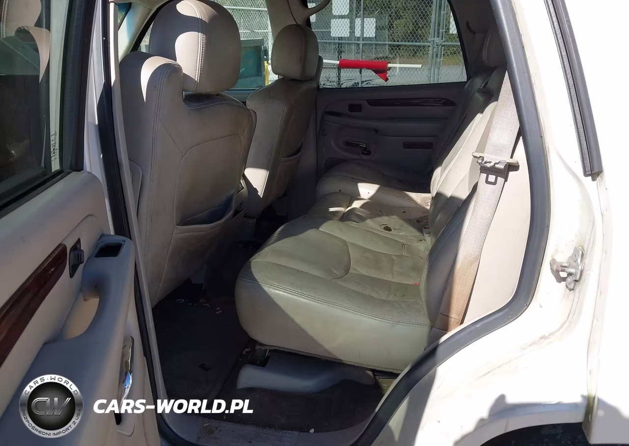2005 Cadillac Escalade Standard VIN:1GYEK63N45R240093 - 8