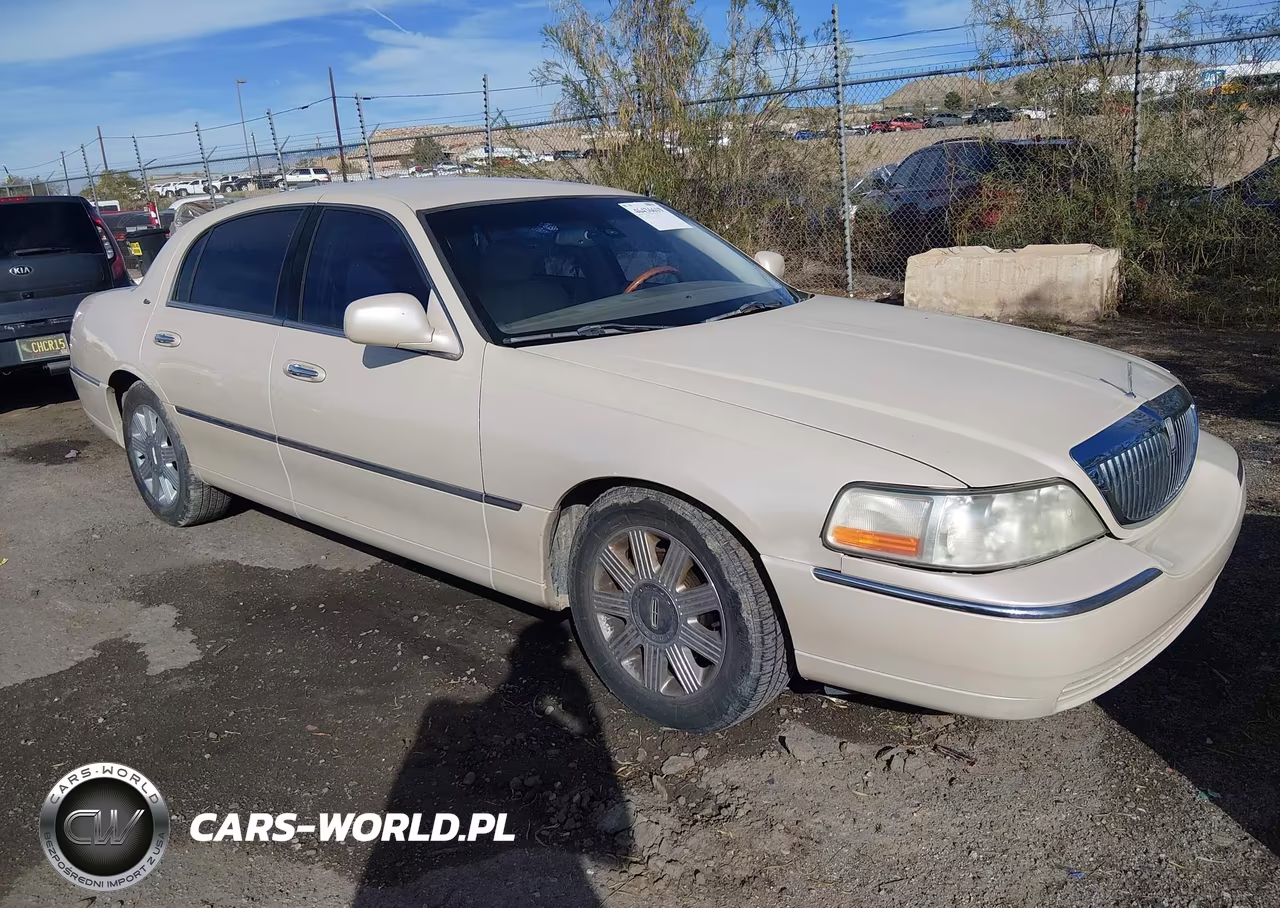 2003 Lincoln Town Car Cartier VIN:1LNHM83W93Y644300 - 1