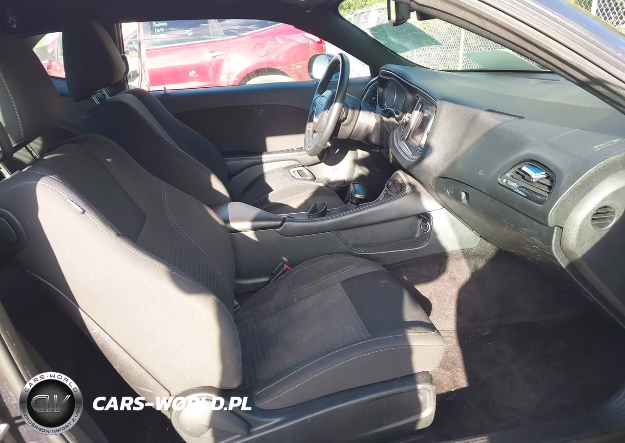 2019 Dodge Challenger Sxt VIN:2C3CDZAG6KH560545 - 5