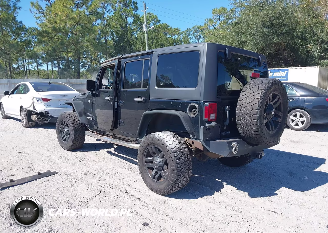 2013 Jeep Wrangler Unlimited Sport VIN:1C4HJWDG0DL538390 - 3