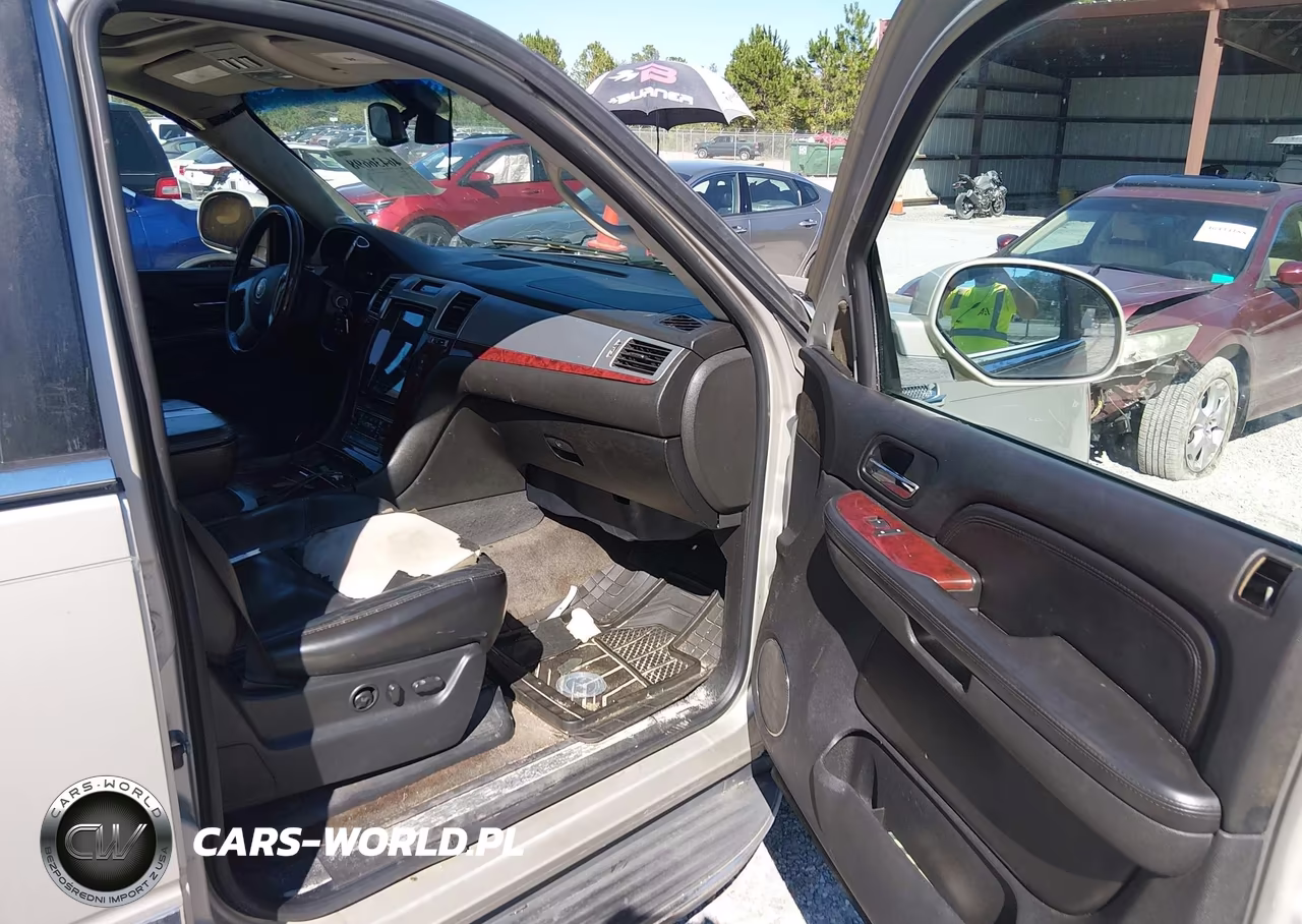 2007 Cadillac Escalade Standard VIN:1GYEC63847R298666 - 5