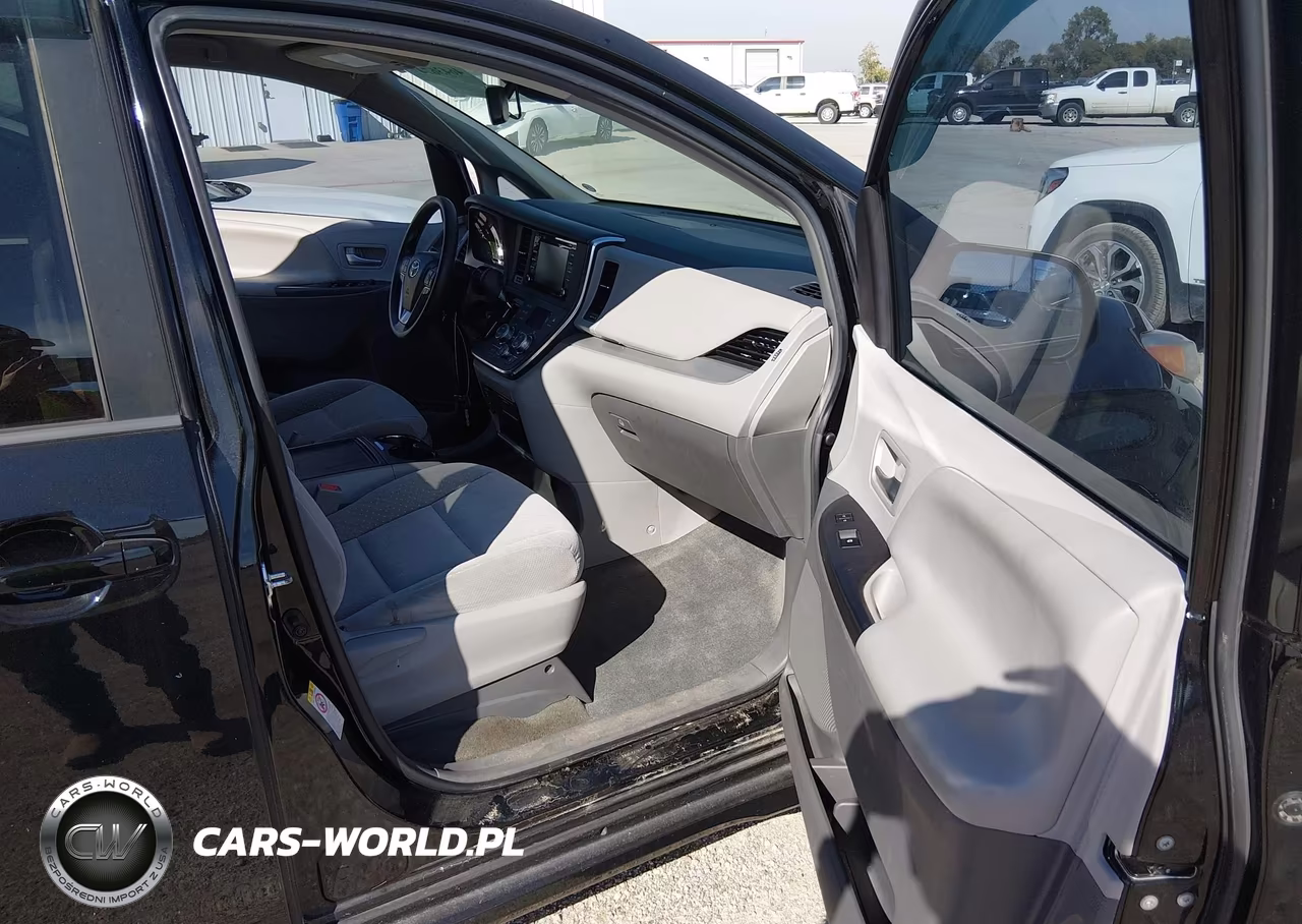 2018 Toyota Sienna Le VIN:5TDKZ3DC7JS959852 - 5