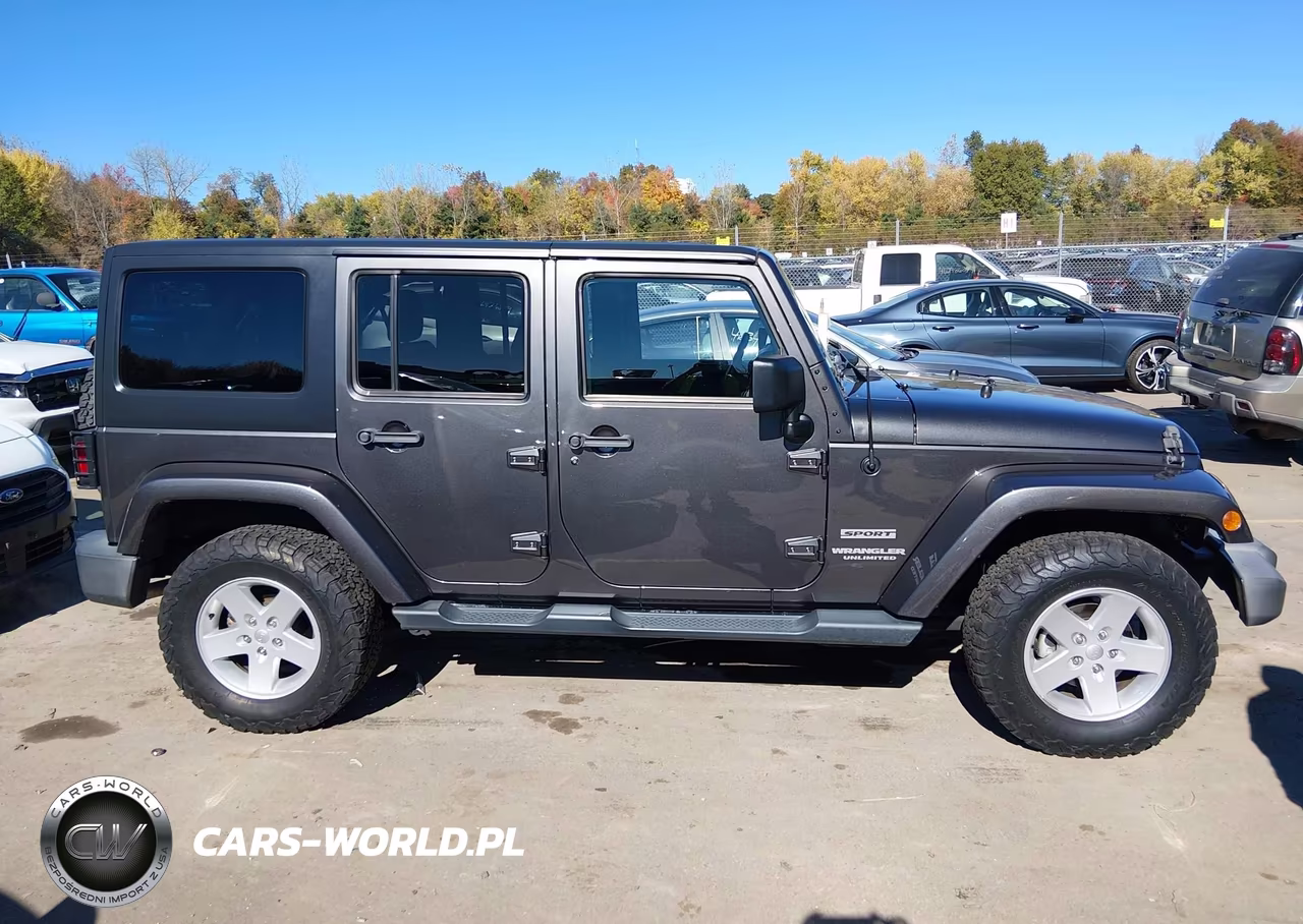 2017 Jeep Wrangler Unlimited Sport 4X4 VIN:1C4BJWDG8HL754483 - 13