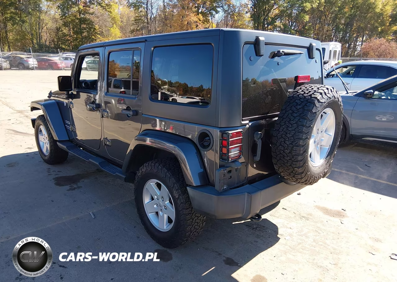 2017 Jeep Wrangler Unlimited Sport 4X4 VIN:1C4BJWDG8HL754483 - 3