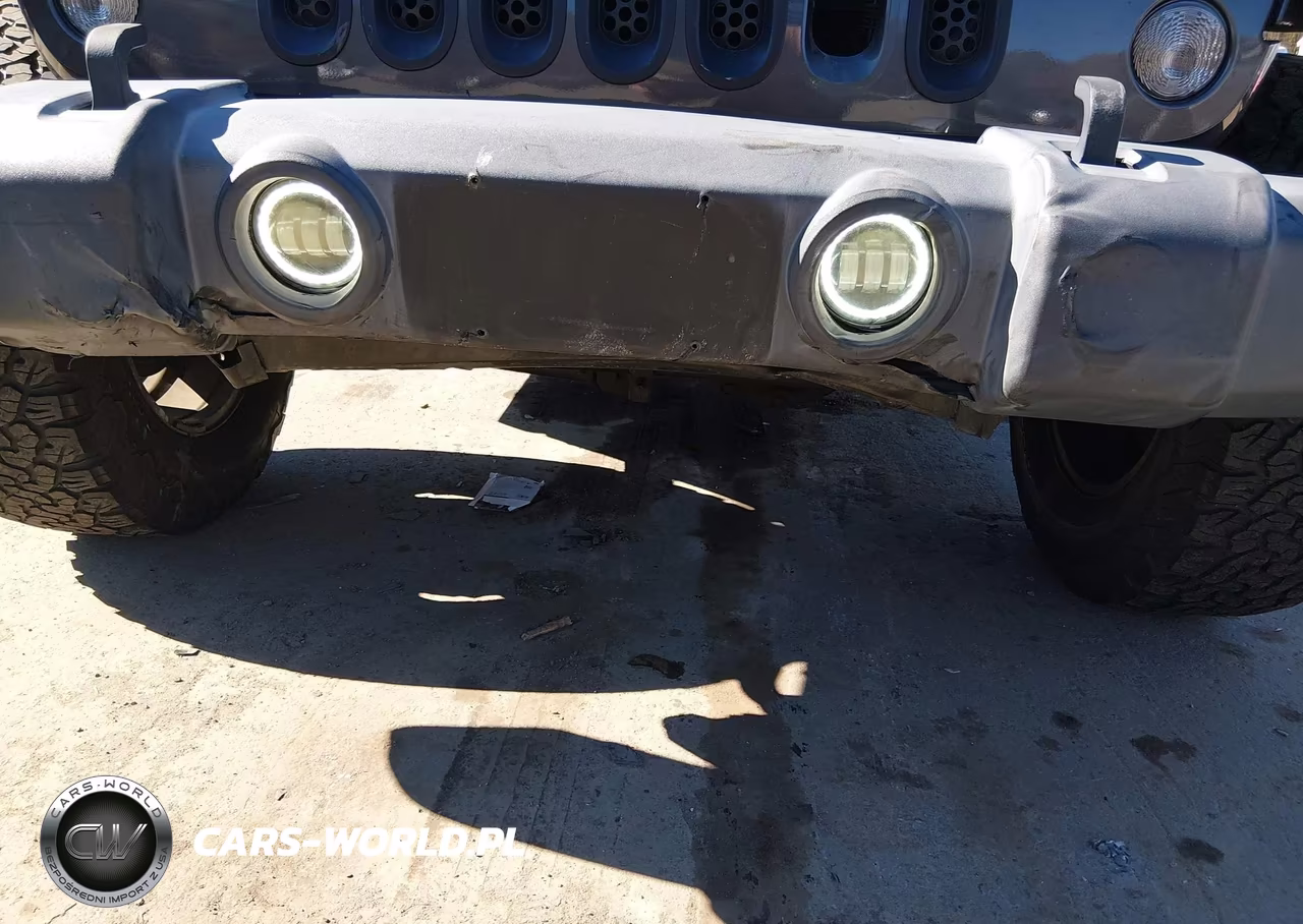 2017 Jeep Wrangler Unlimited Sport 4X4 VIN:1C4BJWDG8HL754483 - 6