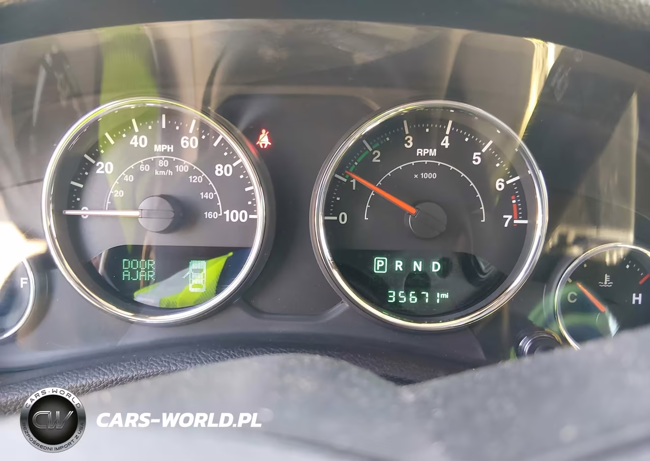 2017 Jeep Wrangler Unlimited Sport 4X4 VIN:1C4BJWDG8HL754483 - 7