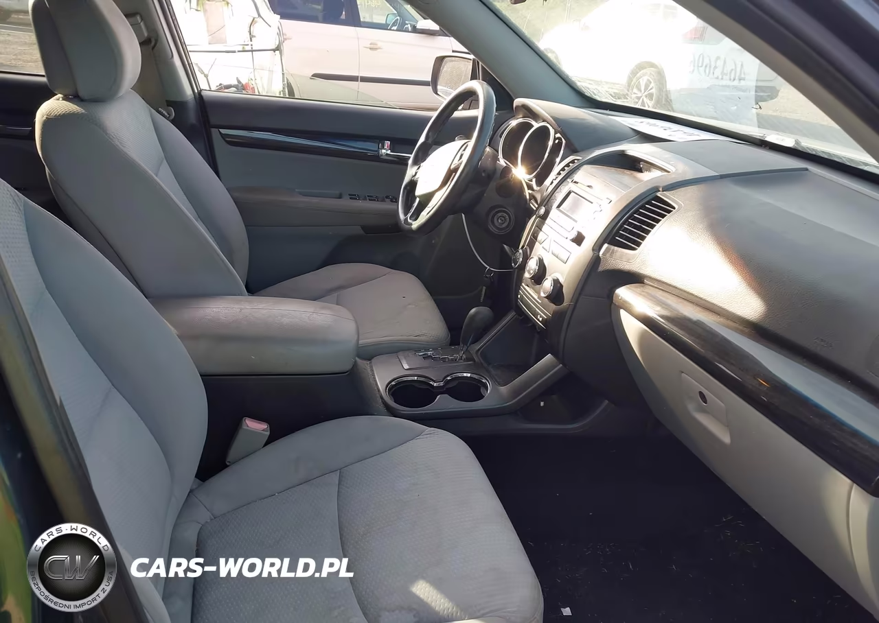 2011 Kia Sorento Lx VIN:5XYKTCA11BG099174 - 5