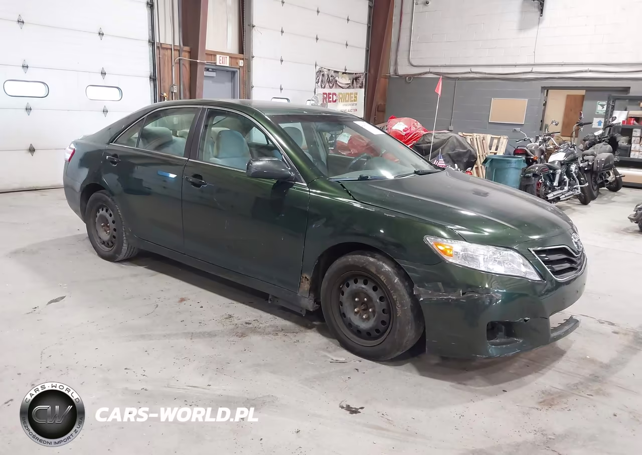 2011 Toyota Camry Le – zdjęcie 1 z 14