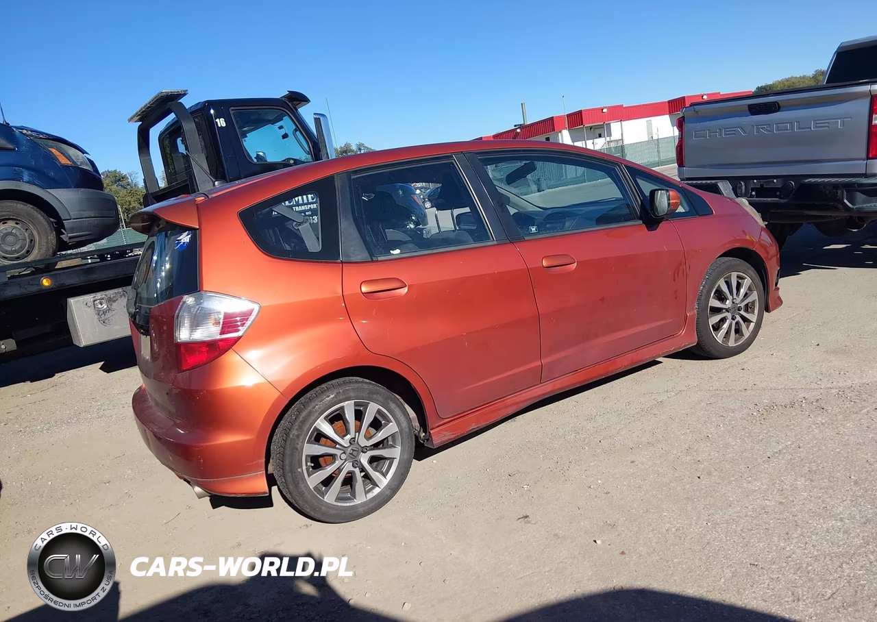2012 Honda Fit Sport VIN:JHMGE8G53CC034550 - 4