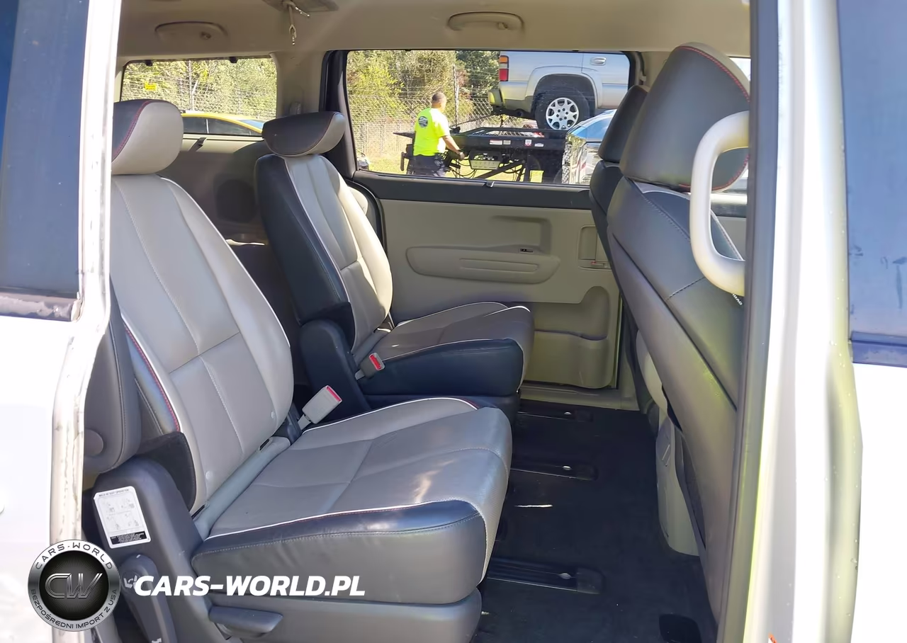 2018 Kia Sedona Lx VIN:KNDMB5C11J6387184 - 8