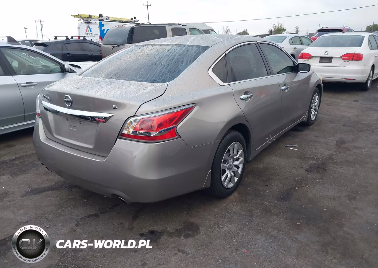 2015 Nissan Altima 2.5 S VIN:1N4AL3AP7FC258277 - 4