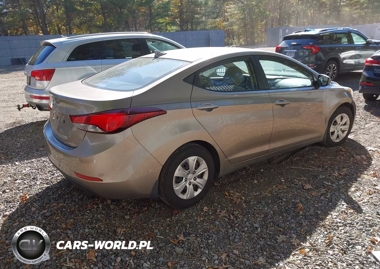 2016 Hyundai Elantra Se VIN:5NPDH4AE2GH721350 - 4