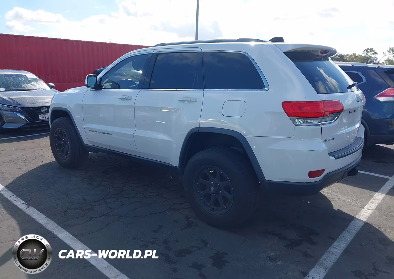 2014 Jeep Grand Cherokee Laredo VIN:1C4RJFAG3EC210732 - 3