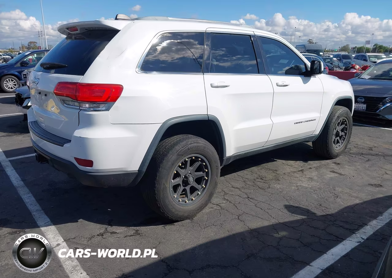 2014 Jeep Grand Cherokee Laredo VIN:1C4RJFAG3EC210732 - 4