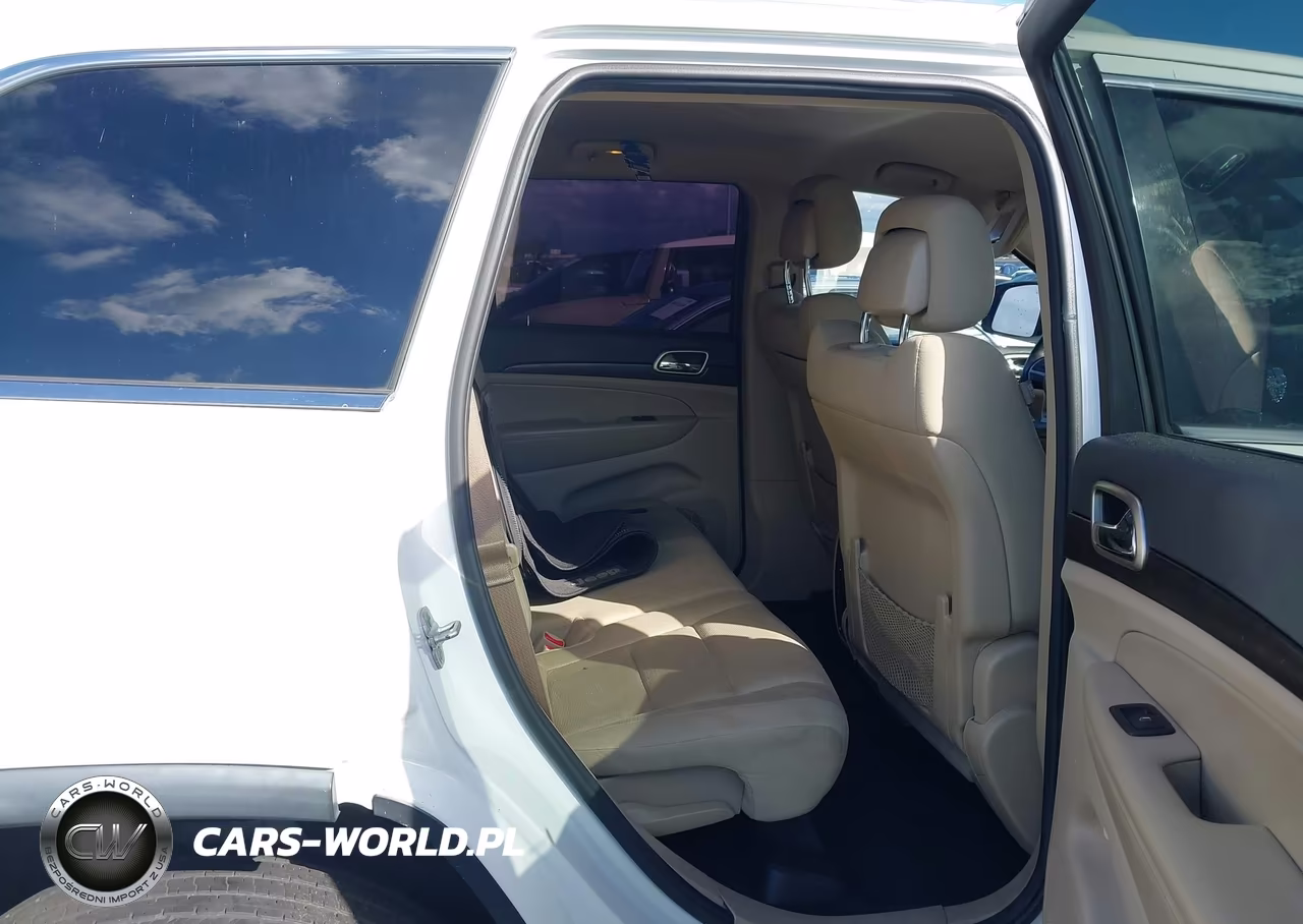2014 Jeep Grand Cherokee Laredo VIN:1C4RJFAG3EC210732 - 8
