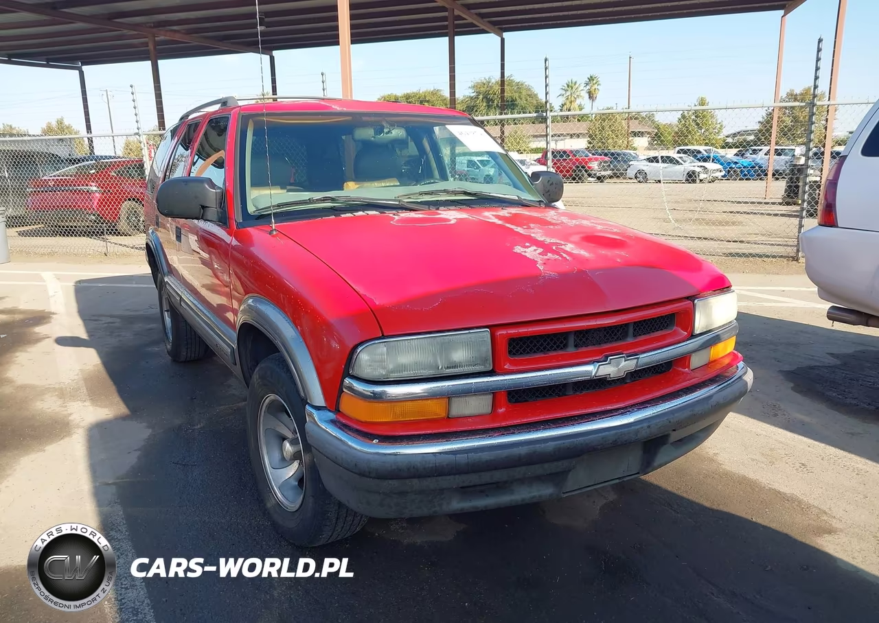 1999 Chevrolet Blazer VIN:1GNCS13W0X2111831 - 1