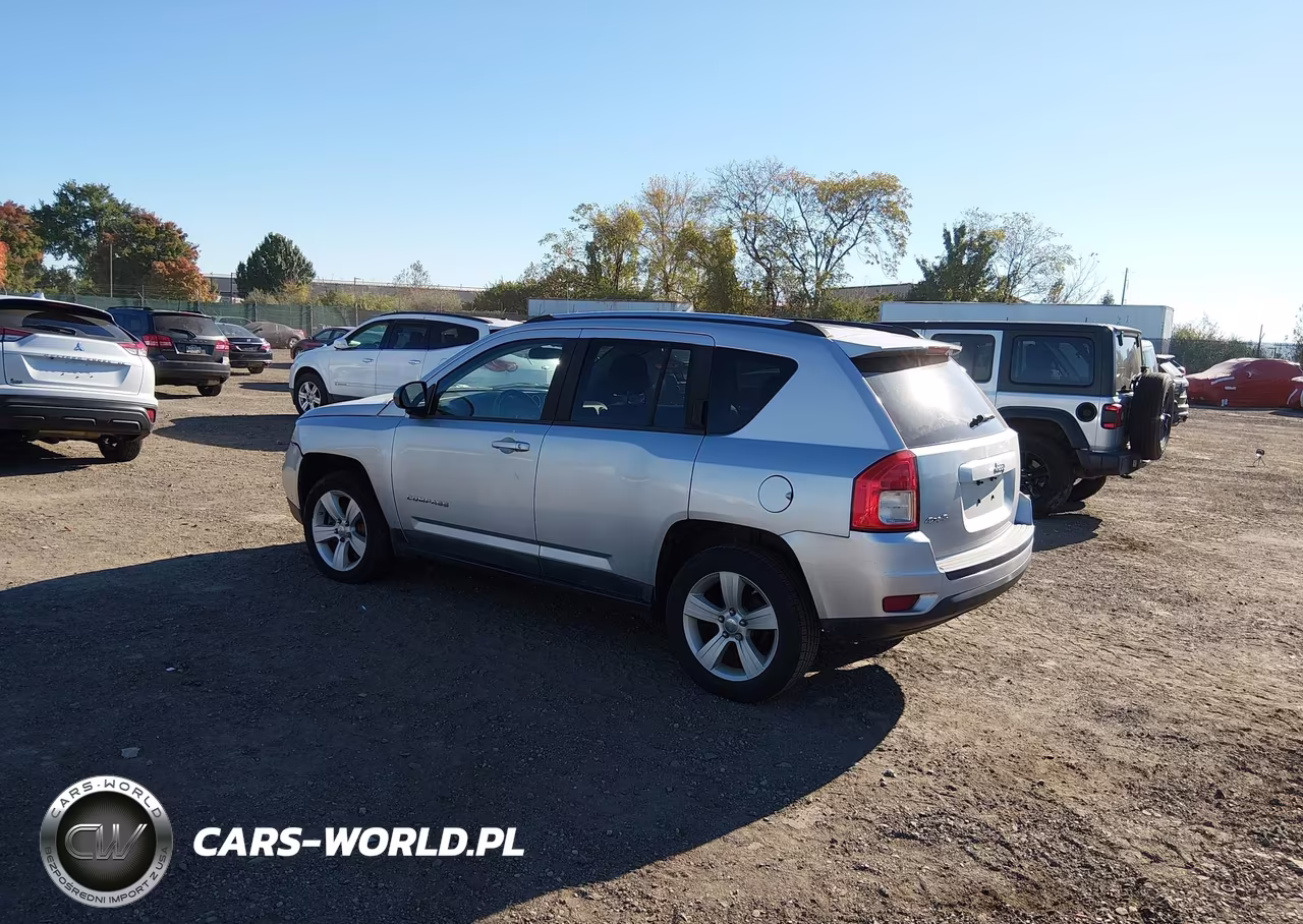 2011 Jeep Compass VIN:1J4NF1FB5BD158679 - 3