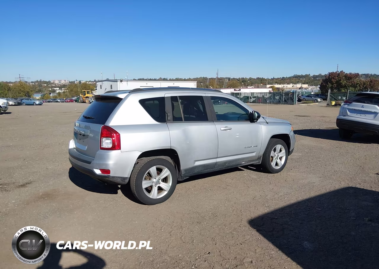 2011 Jeep Compass VIN:1J4NF1FB5BD158679 - 4