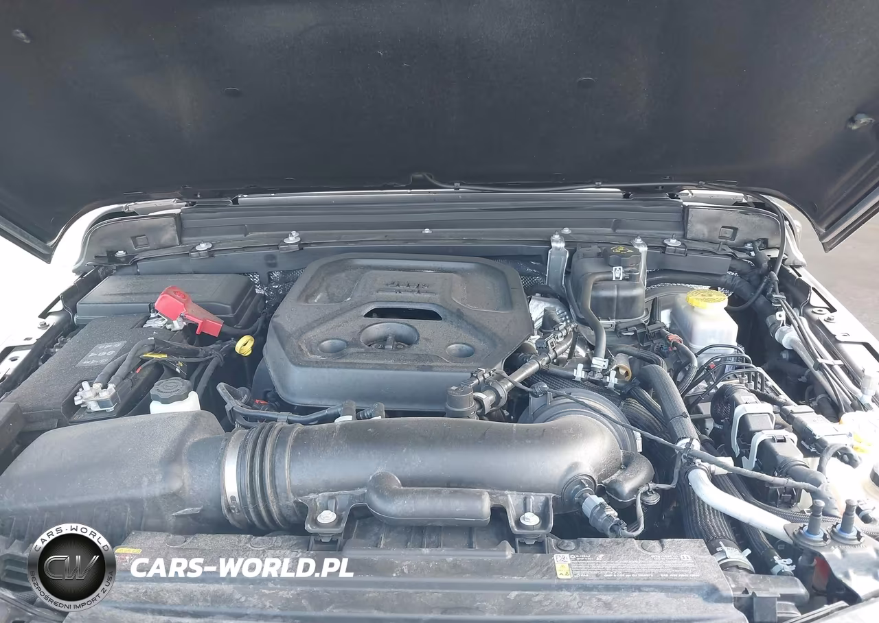 2025 Jeep Wrangler 4-Door Sahara 4X4 VIN:1C4PJXEN3SW592289 - 10