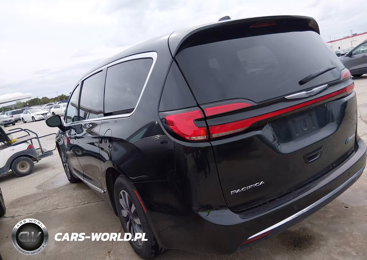 2023 Chrysler Pacifica Hybrid Limited VIN:2C4RC1S7XPR630526 - 3