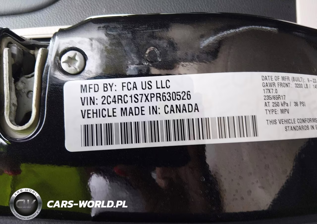 2023 Chrysler Pacifica Hybrid Limited VIN:2C4RC1S7XPR630526 - 9