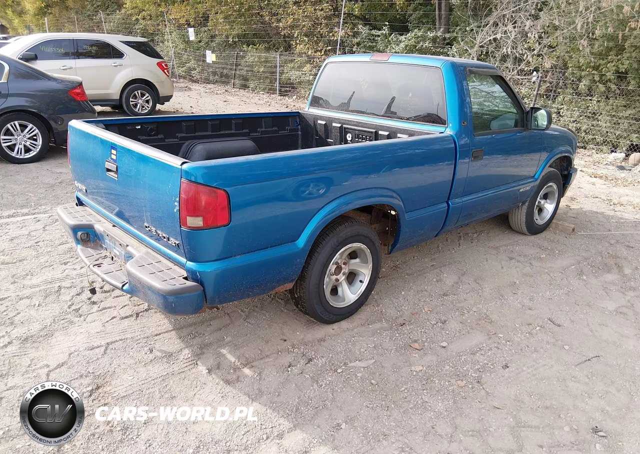 2002 Chevrolet S-10 Ls VIN:1GCCS145928120659 - 4