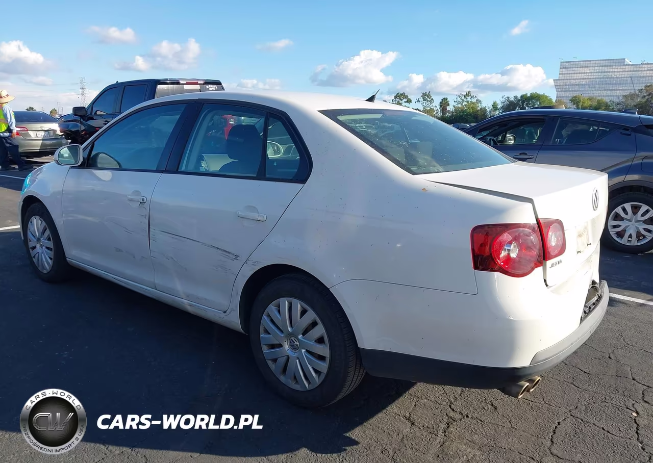 2010 Volkswagen Jetta S VIN:3VWJZ7AJ2AM086689 - 3