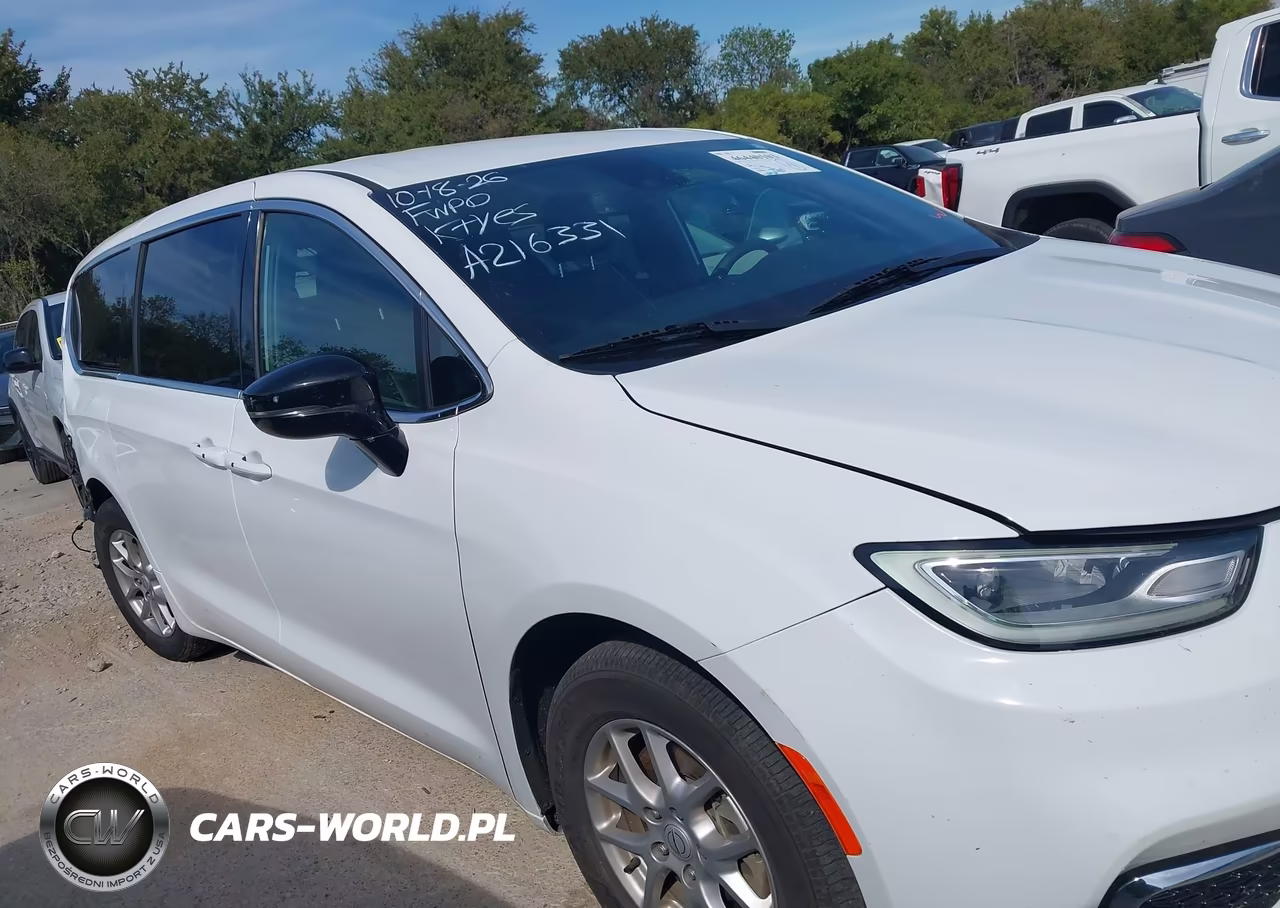 2025 Chrysler Pacifica Select VIN:2C4RC1BG7SR577020 - 13