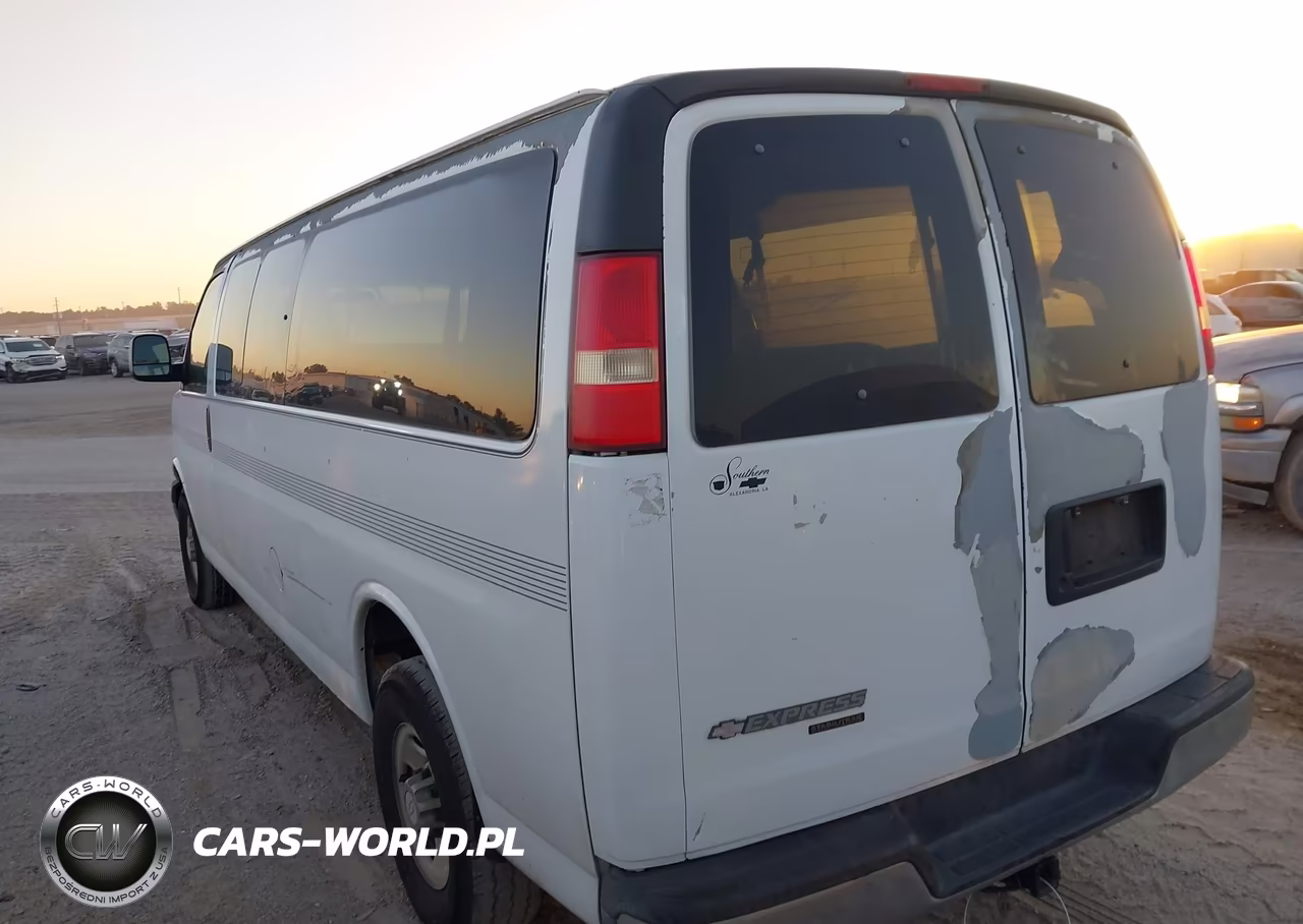 2008 Chevrolet Express Ls VIN:1GAHG39K681226031 - 3