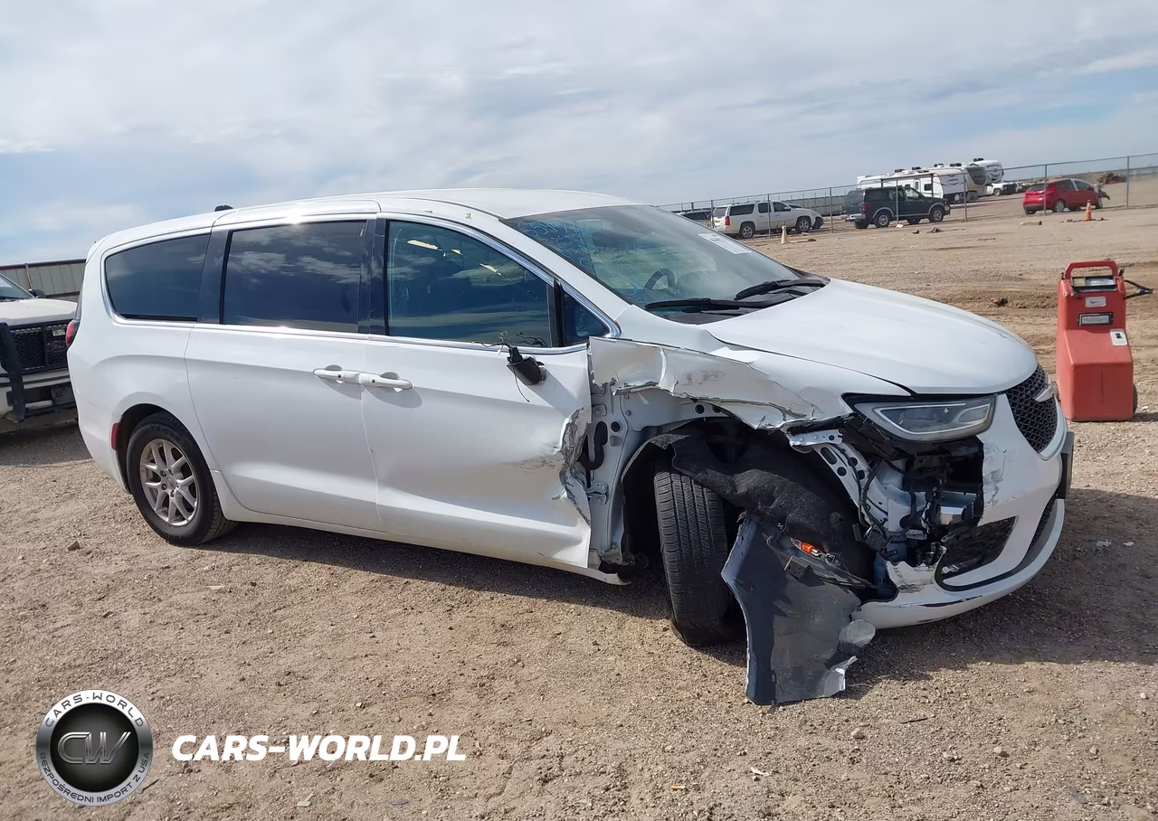 2023 Chrysler Pacifica Touring VIN:2C4RC1FGXPR598168 - 13