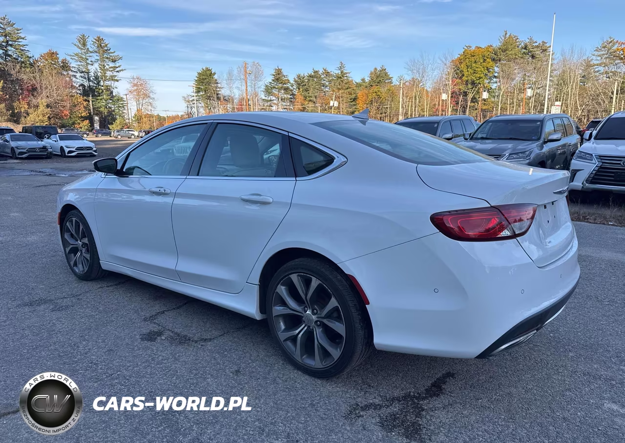 2015 Chrysler 200 C VIN:1C3CCCCG7FN551315 - 3