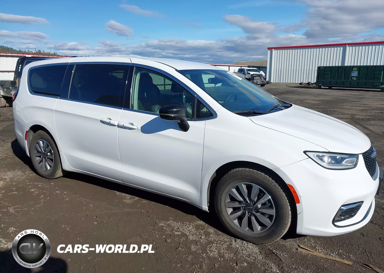 2024 Chrysler Pacifica Hybrid Select VIN:2C4RC1S70RR153480 - 14
