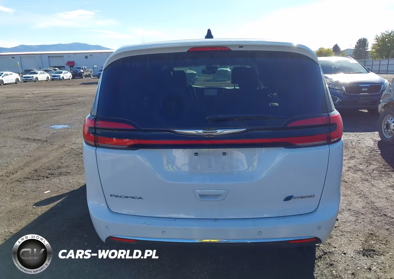 2024 Chrysler Pacifica Hybrid Select VIN:2C4RC1S70RR153480 - 17