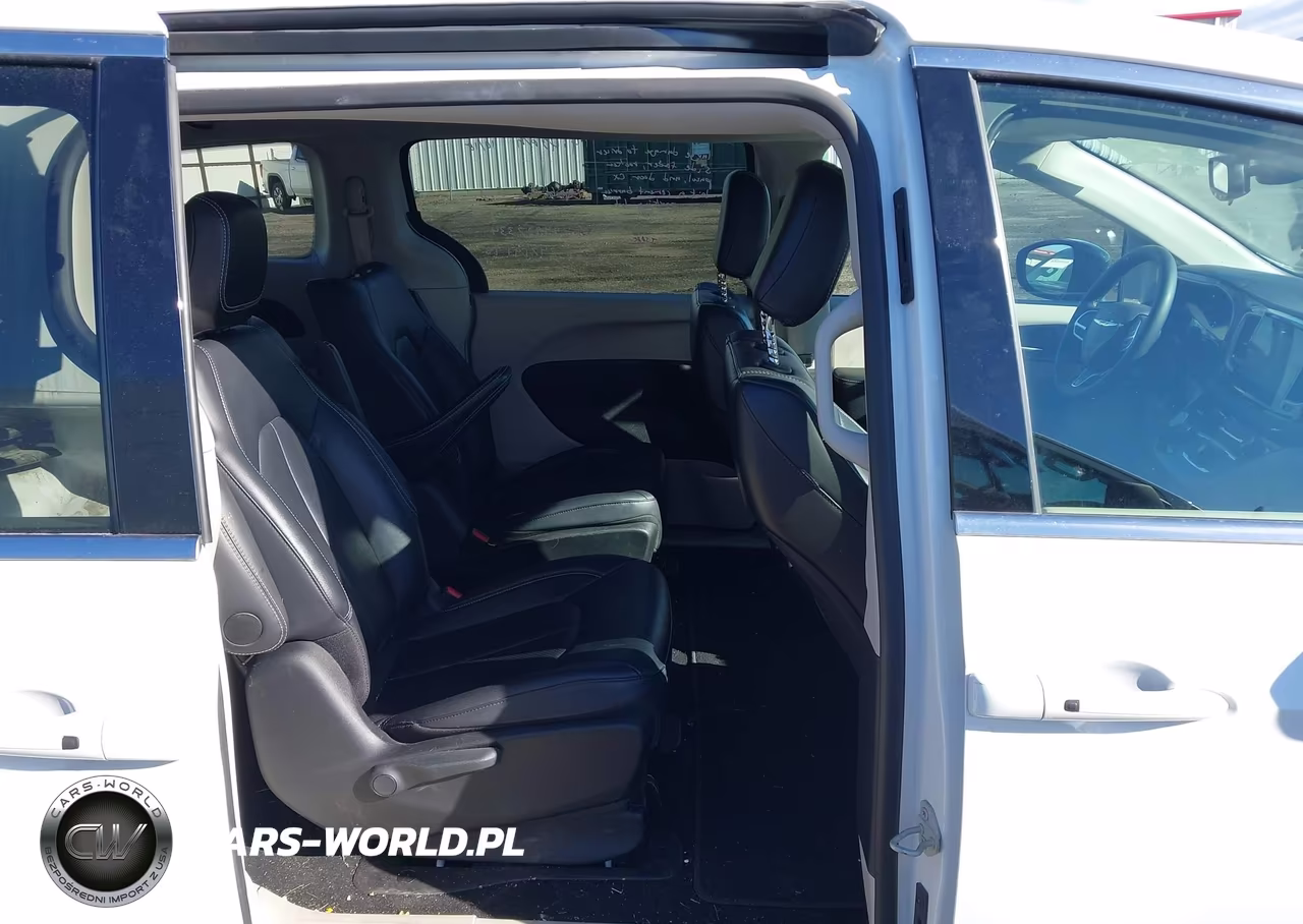 2024 Chrysler Pacifica Hybrid Select VIN:2C4RC1S70RR153480 - 8