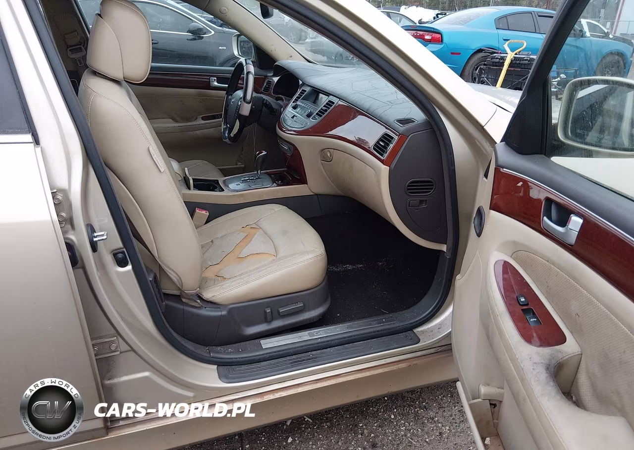 2012 Hyundai Genesis 3.8 VIN:KMHGC4DD4CU188637 - 5