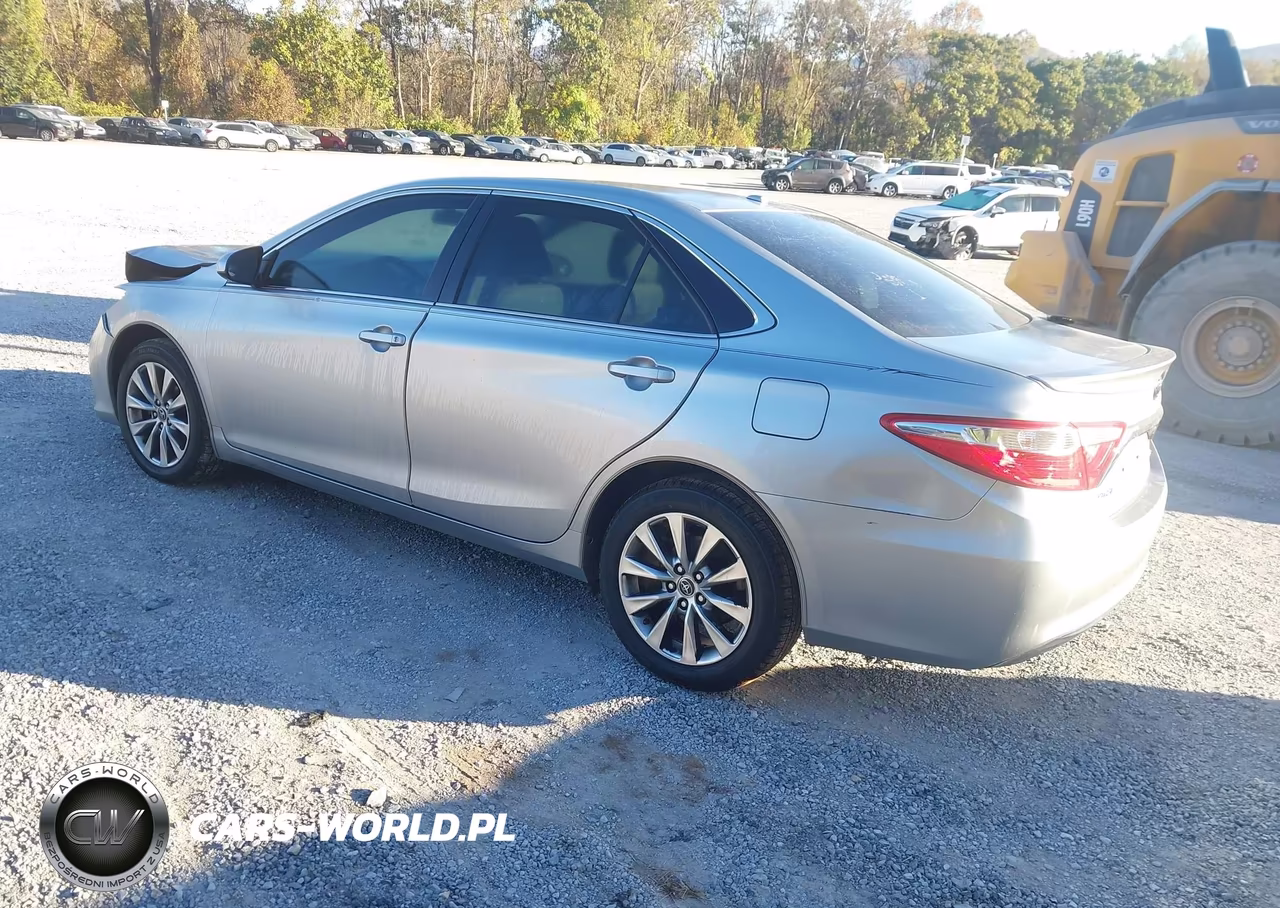 2015 Toyota Camry Xle VIN:4T1BF1FK8FU076536 - 3