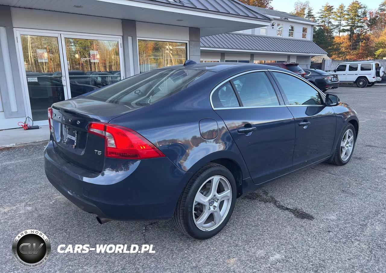 2012 Volvo S60 T5 VIN:YV1622FS2C2113752 - 4
