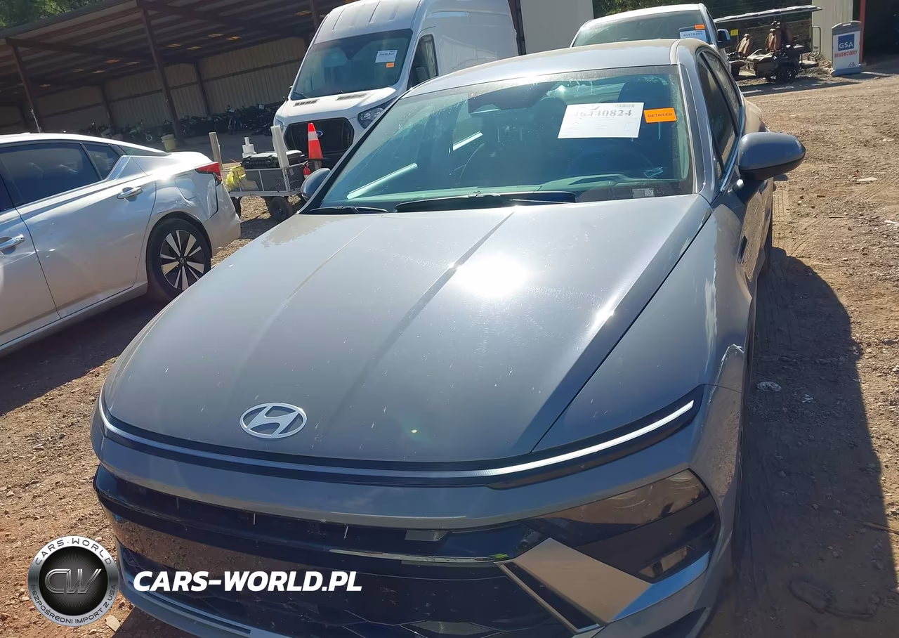 2026 Hyundai Sonata Hybrid Blue VIN:KMHL24JJXTA148690 - 12