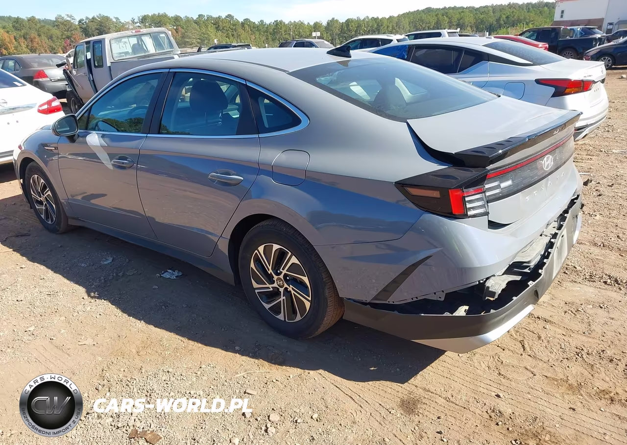 2026 Hyundai Sonata Hybrid Blue VIN:KMHL24JJXTA148690 - 3