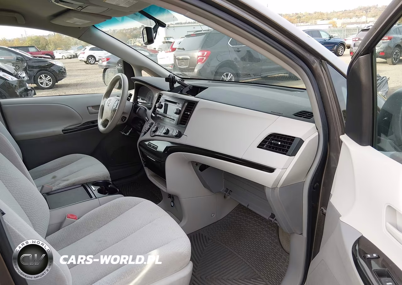 2011 Toyota Sienna Le V6 VIN:5TDKK3DC0BS021844 - 5