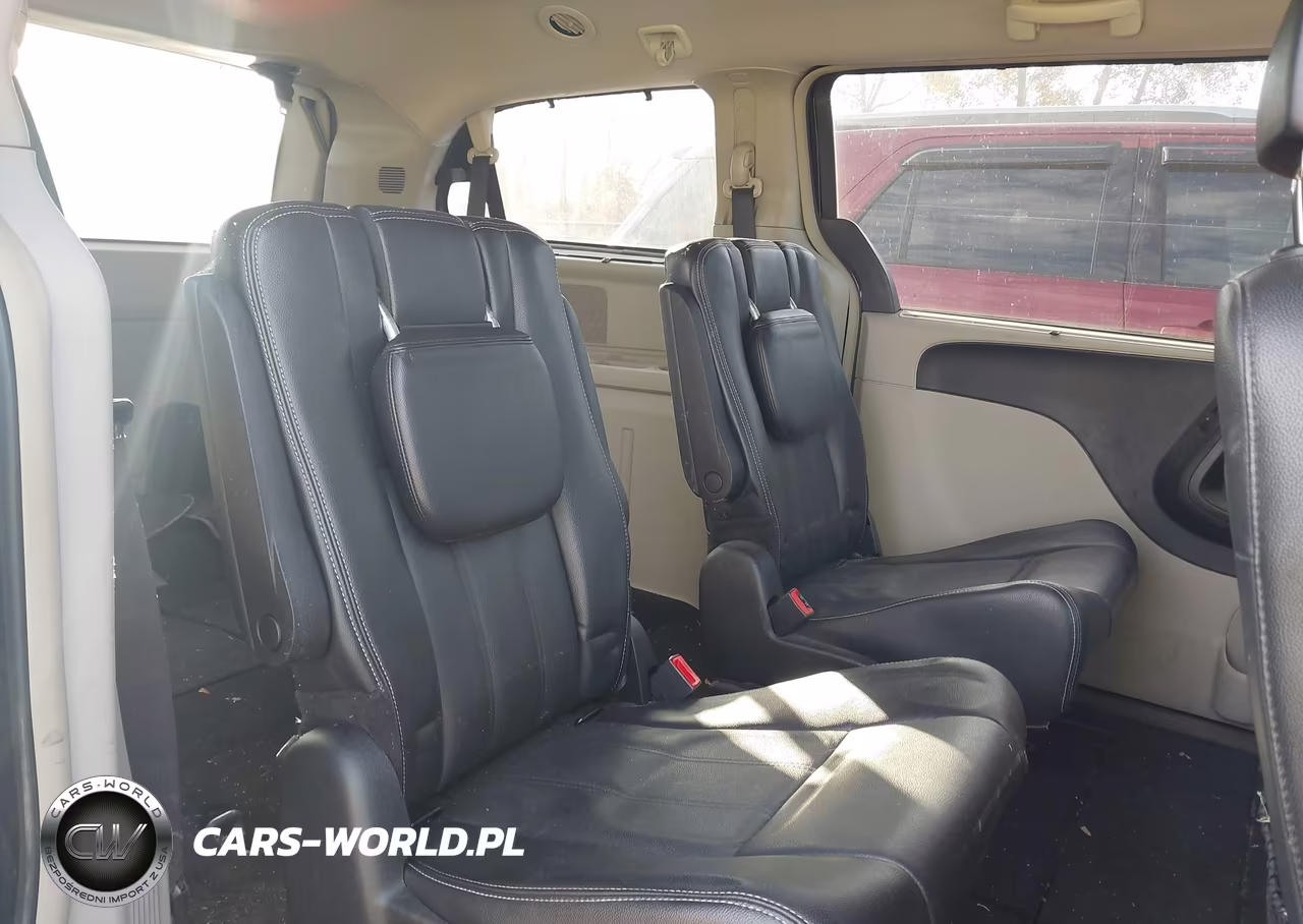 2015 Chrysler Town & Country Touring VIN:2C4RC1BG8FR505278 - 8