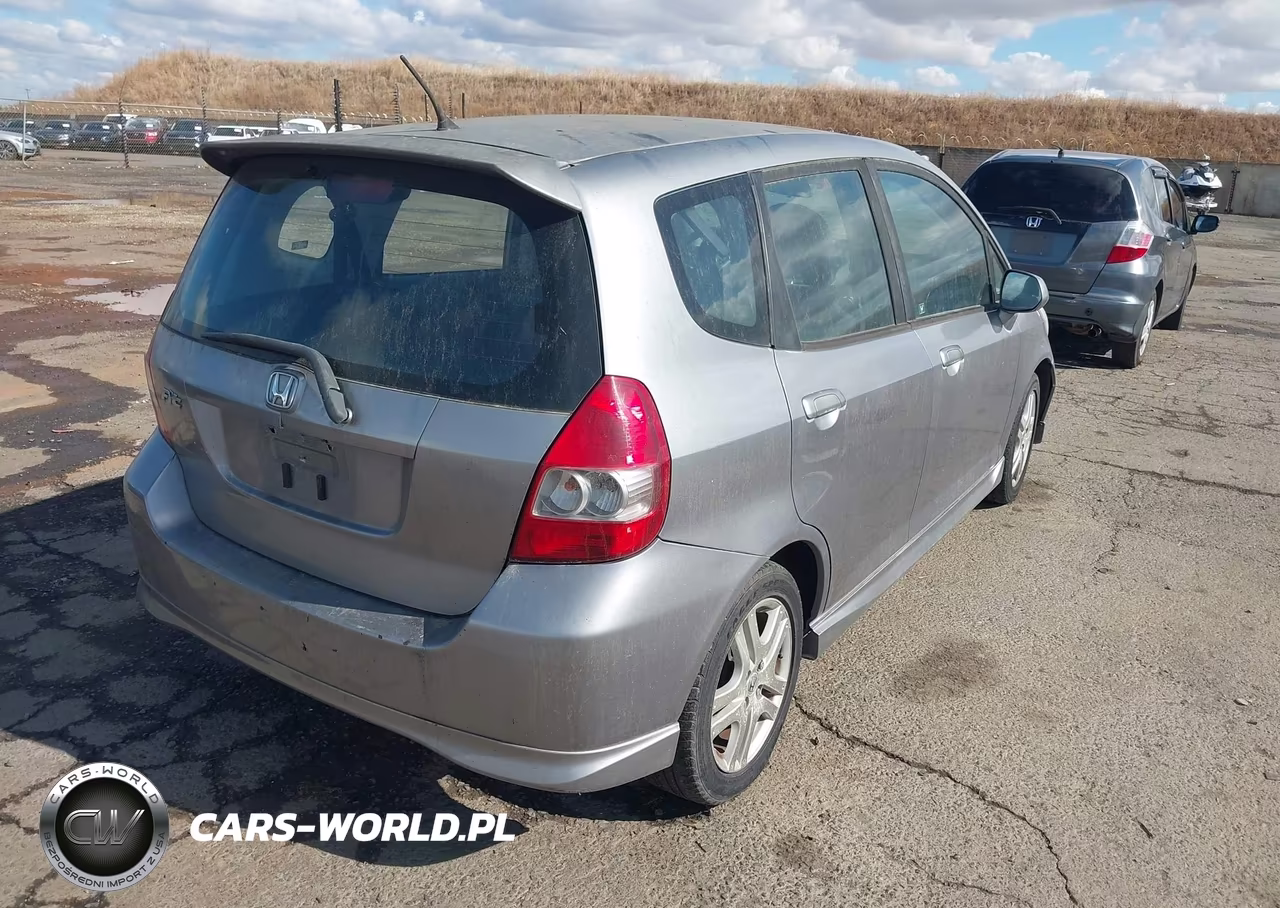 2008 Honda Fit Sport VIN:JHMGD38688S003997 - 4
