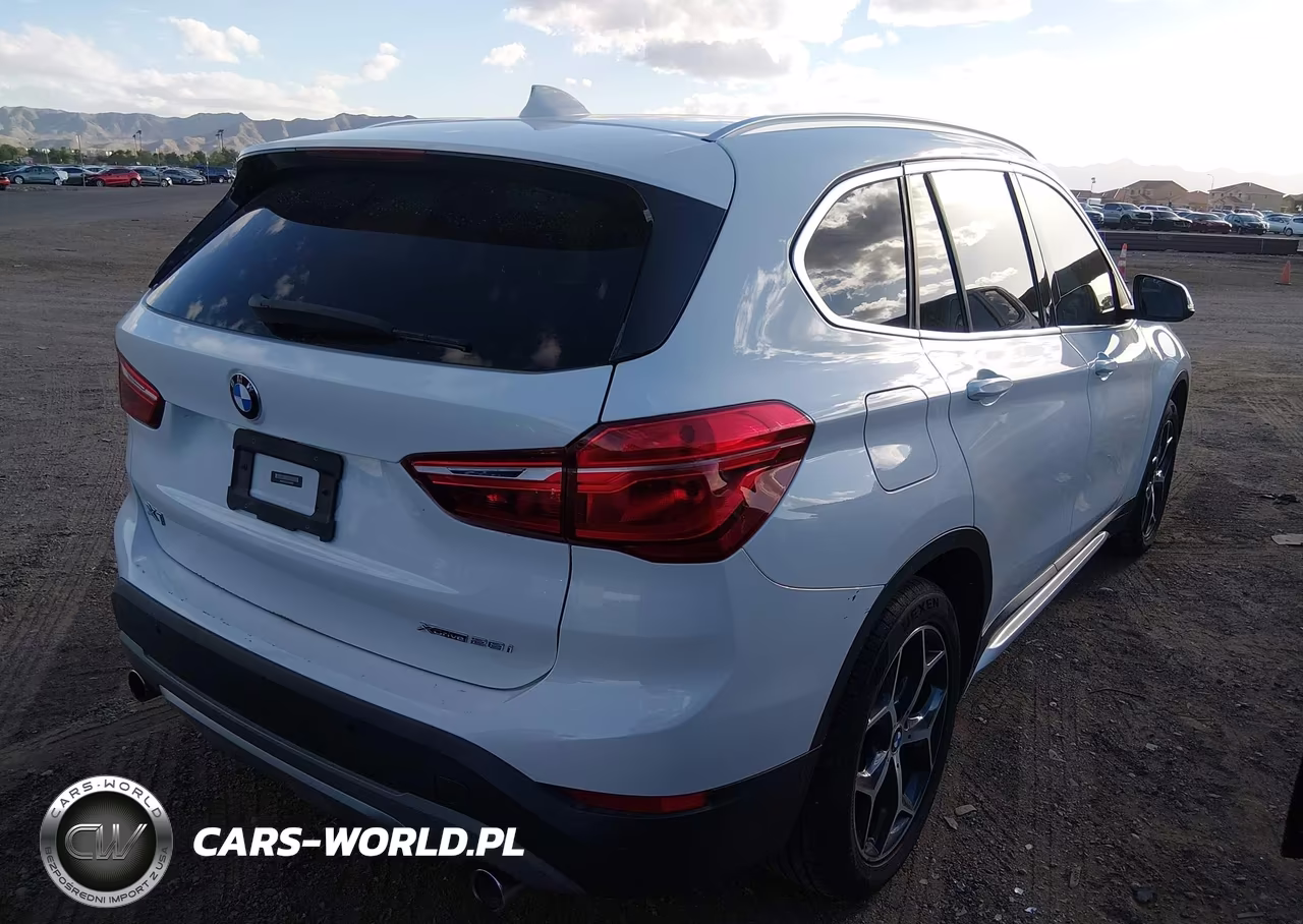 2018 BMW X1 xDrive28I VIN:WBXHT3C31J5L33963 - 4