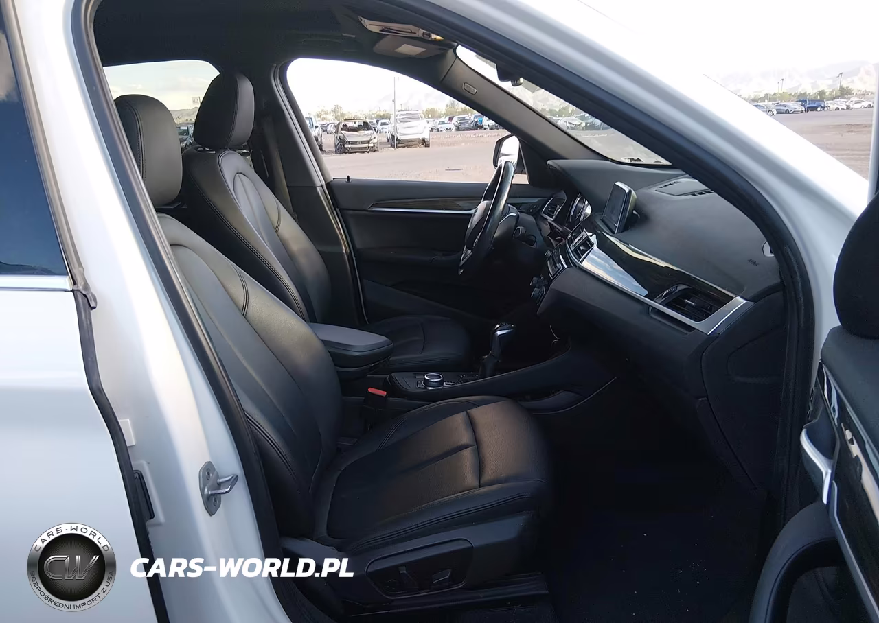 2018 BMW X1 xDrive28I VIN:WBXHT3C31J5L33963 - 5
