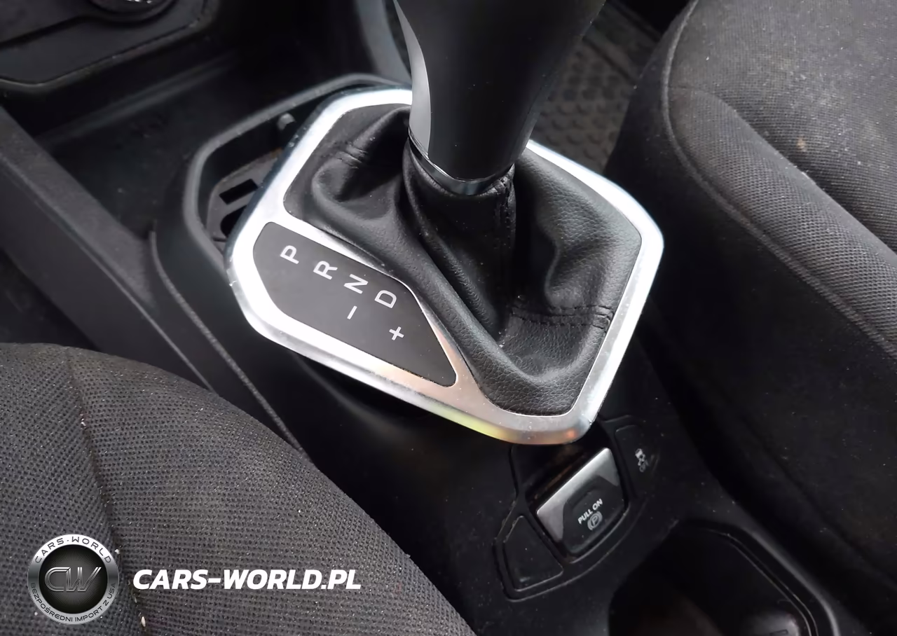 2018 Jeep Renegade Latitude 4X4 VIN:ZACCJBBB8JPH46633 - 18