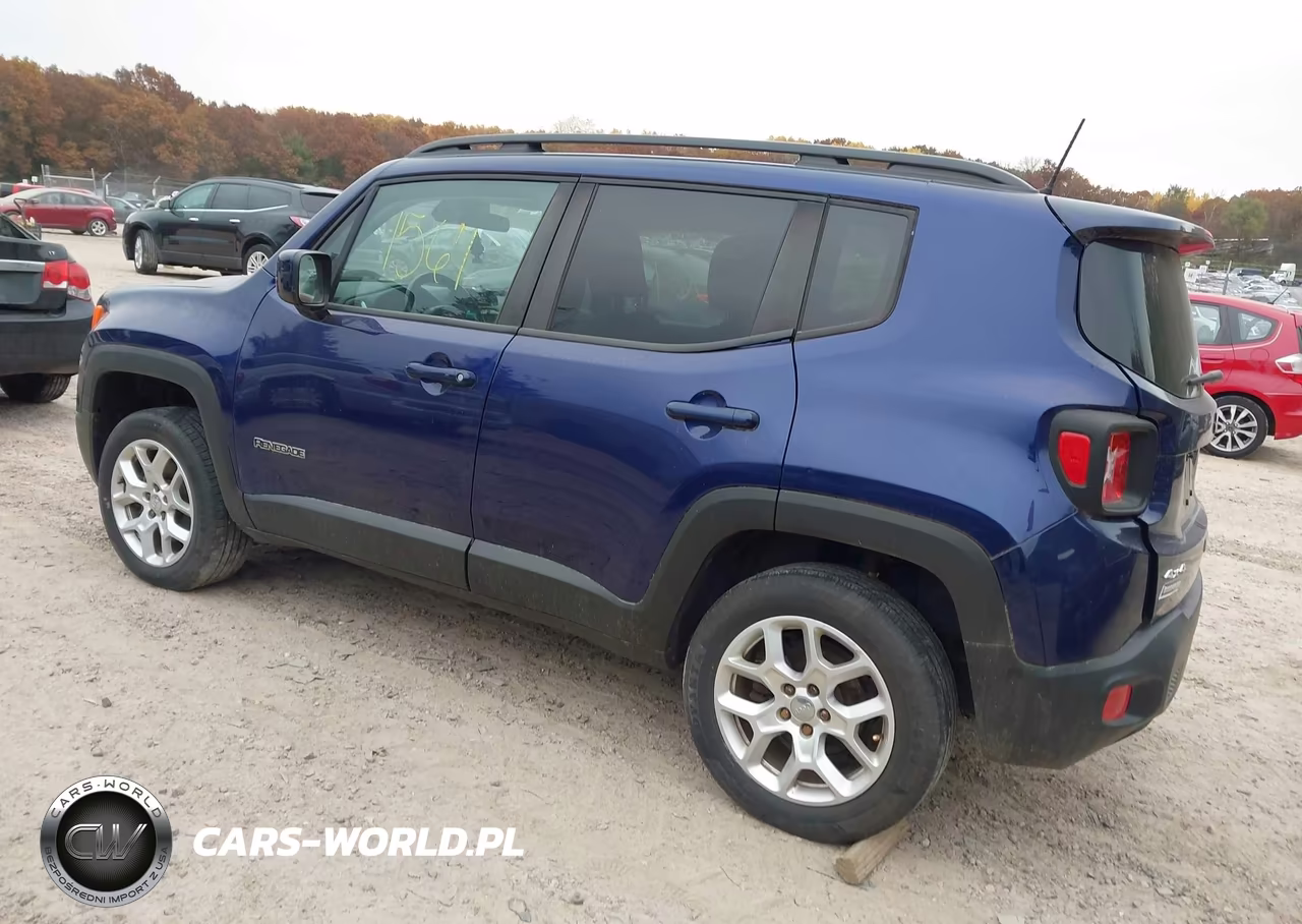 2018 Jeep Renegade Latitude 4X4 VIN:ZACCJBBB8JPH46633 - 3