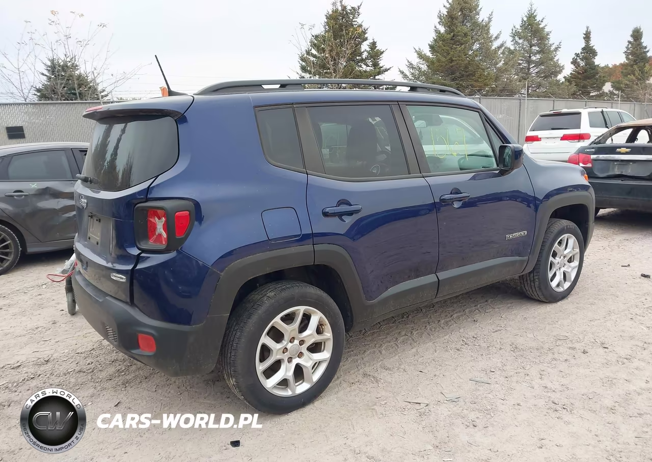 2018 Jeep Renegade Latitude 4X4 VIN:ZACCJBBB8JPH46633 - 4